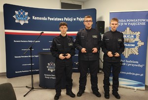 Uczniowie klasy mundurowej.