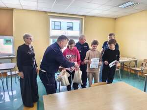 Wręczanie dyplomu i nagród zwycięzcom.